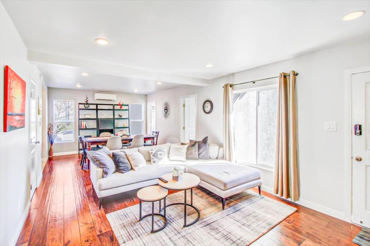 Modern 2-Bedroom Haven In The Heart Of La- Hud-Vp Los Angeles Eksteriør bilde