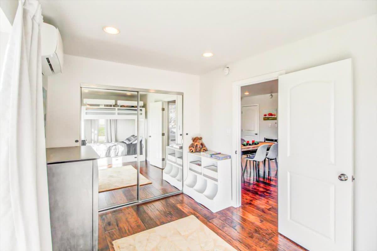 Modern 2-Bedroom Haven In The Heart Of La- Hud-Vp Los Angeles Eksteriør bilde