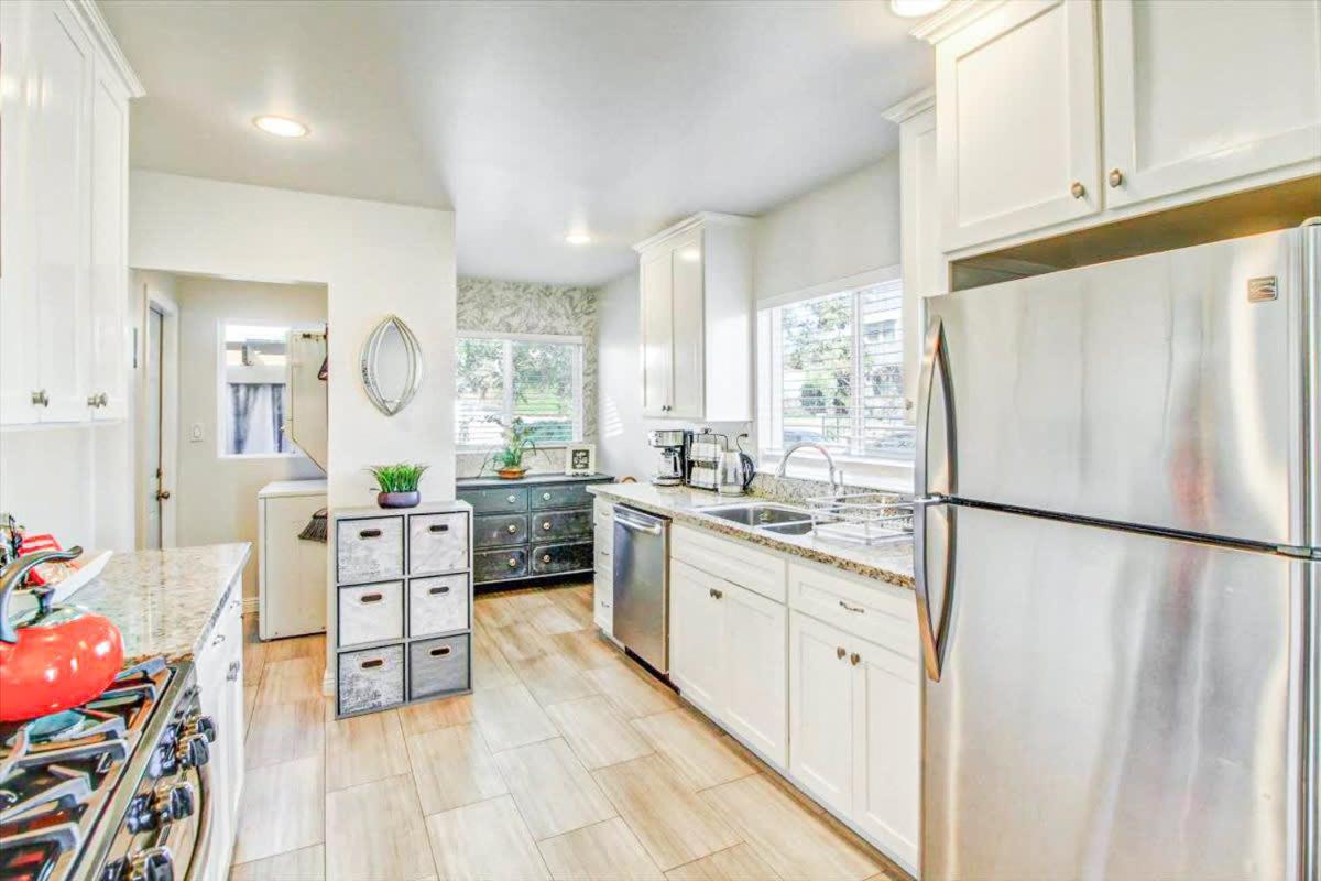 Modern 2-Bedroom Haven In The Heart Of La- Hud-Vp Los Angeles Eksteriør bilde